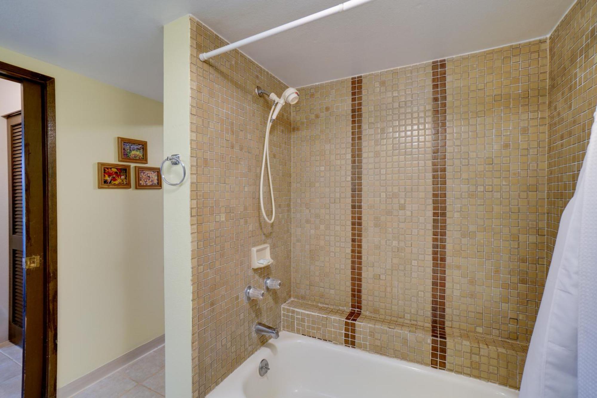 Quiet Maunaloa Condo With Pool, Ocean Views! Екстер'єр фото