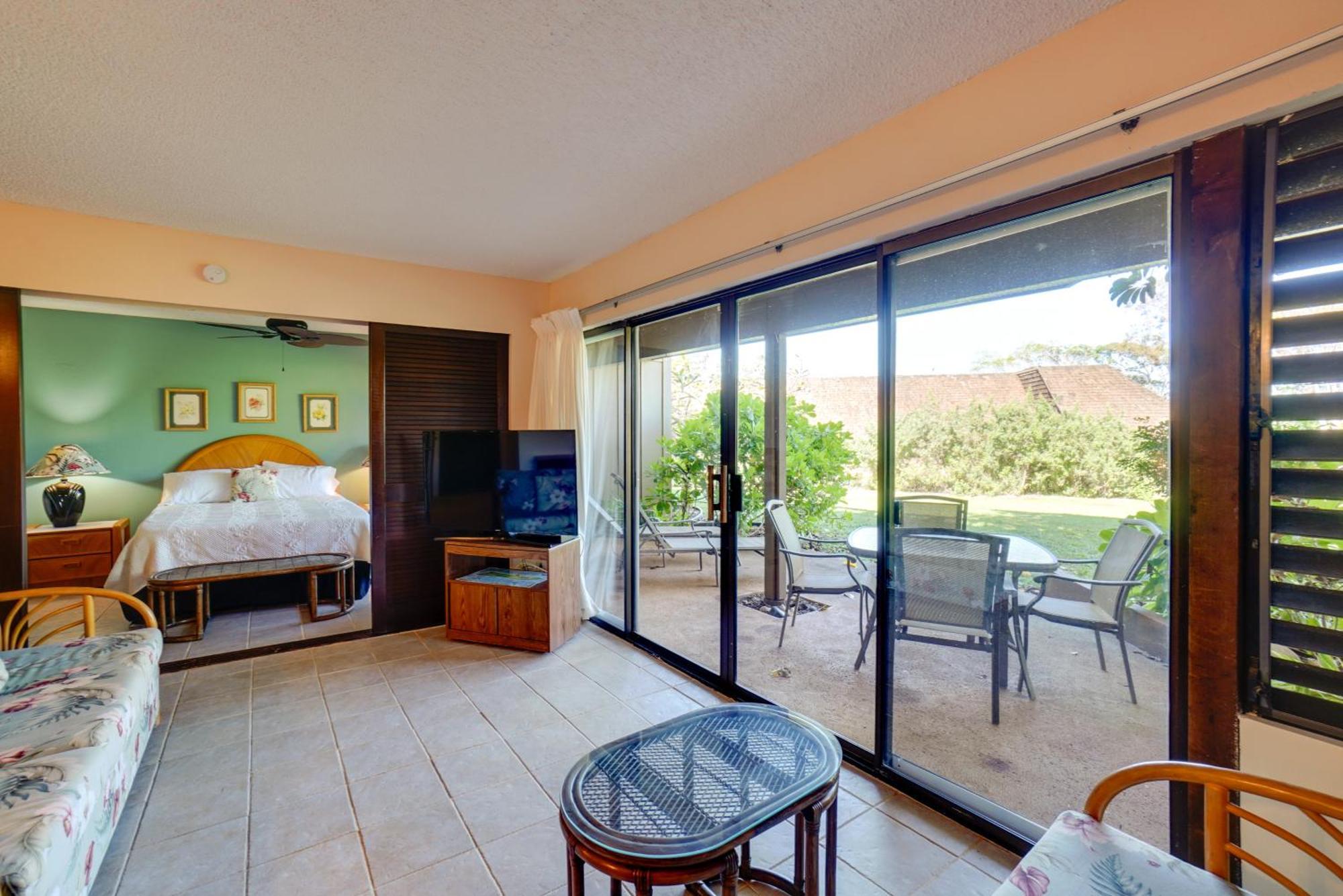 Quiet Maunaloa Condo With Pool, Ocean Views! Екстер'єр фото